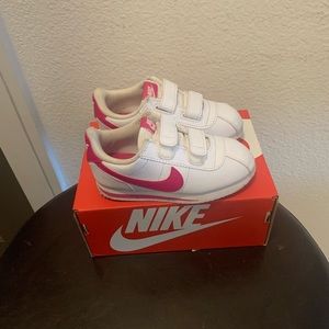 Cute Nike Cortez that my toddler barely wore